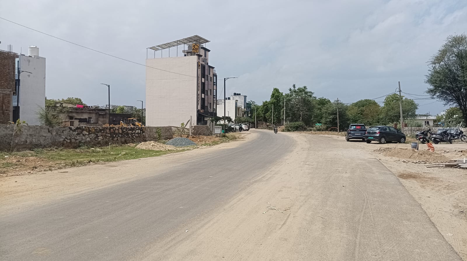 SPACE FOR OFFICE/BANK/WAREHOUSE ON 100 ft ROAD-Pratap Nagar-Jaipur